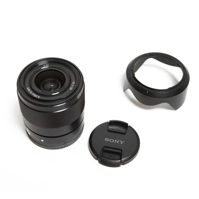 Objetiva Sony FE 28mm f/2