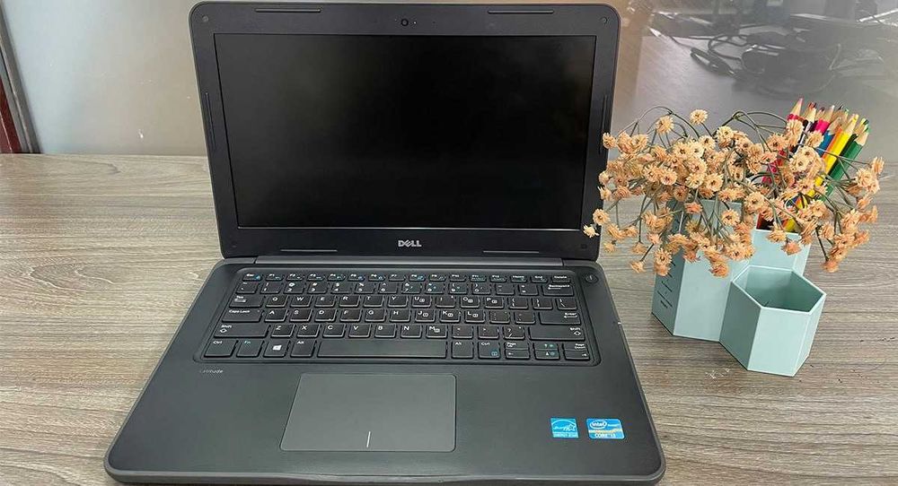 Недорого Ноутбук Dell Latitude 3380 i3-6006U/4GB/SSD128GB ГУРТ!Безготівка!Гарантія