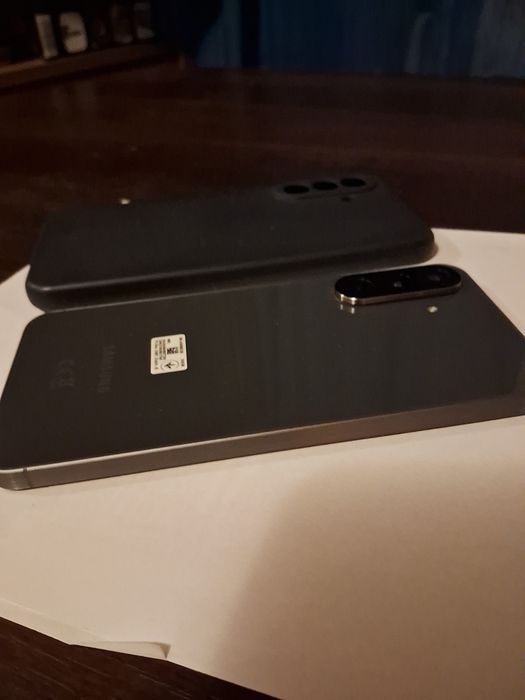 А56 5g новый есть защитное стекло, чехол, зарядкана 45 ват. Гарантия .