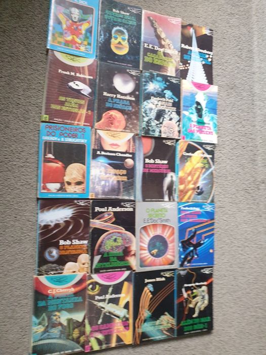 Diversos livros antigos