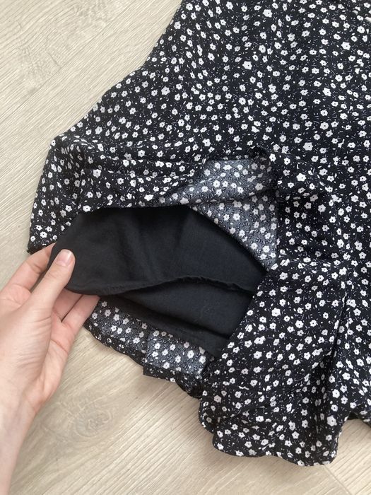 Сукня-комбінезон з шортами