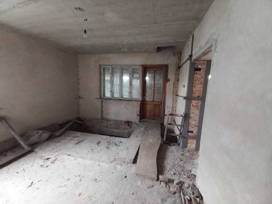 Будинок та земельна ділянка 6,1 сот., м. Кам'янка-Бузька