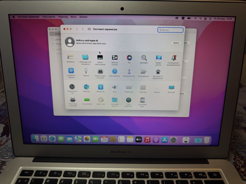 Apple MacBook Air 13 2017р в чудовому стані оригінал