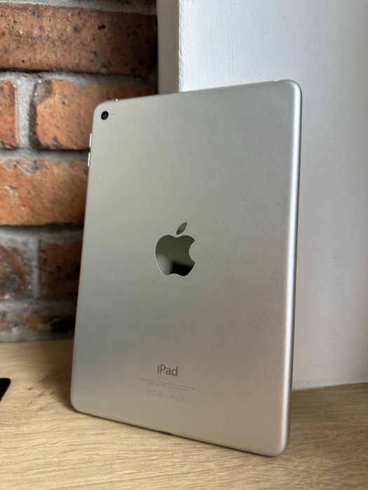 iPad 4 mini z etui, klawiaturą na Bluetooth i pokrowcem GRATIS
