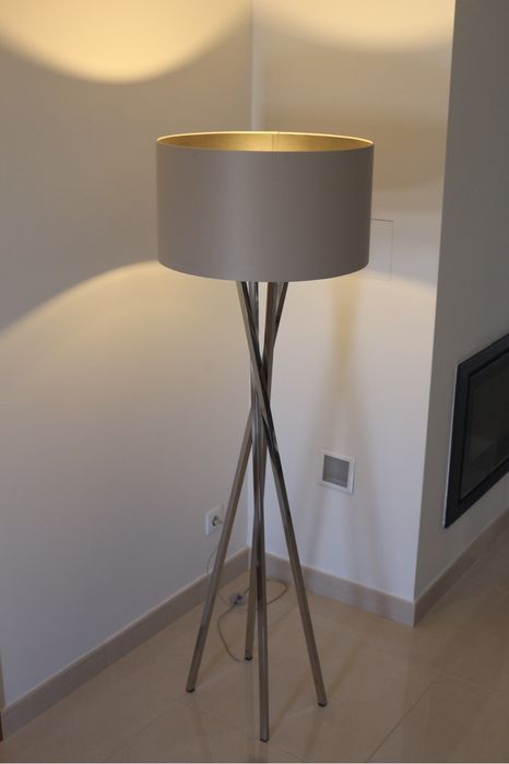 Candeeiro de pé para sala