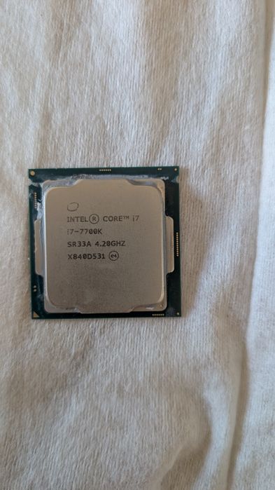 Процесор Intel Core i7-7700k