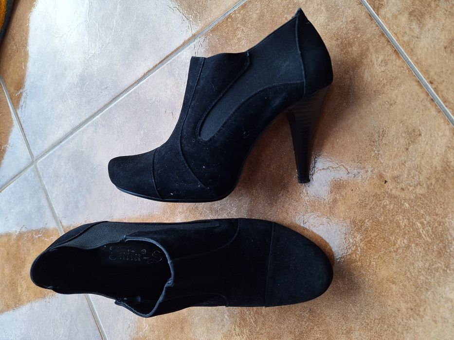 Buty na platformie botki zamszowe czarne r.39