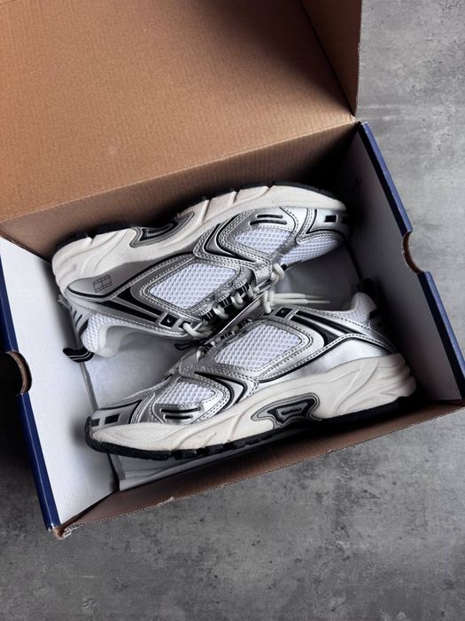 Кросівки жіночі Tommy Retro Runner 38р