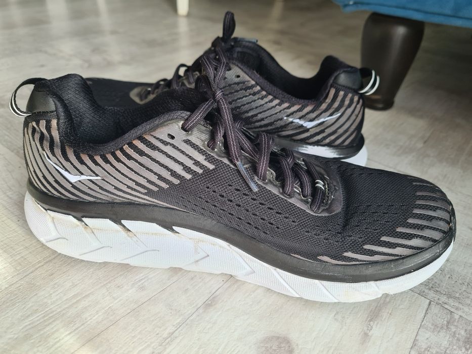 hoka one one clifton 5