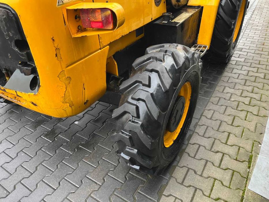 WYNAJEM wózek widłowy TERENOWY JCB 930-4 3 TONY 4X4