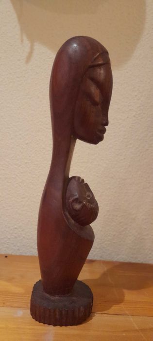 Escultura em madeira