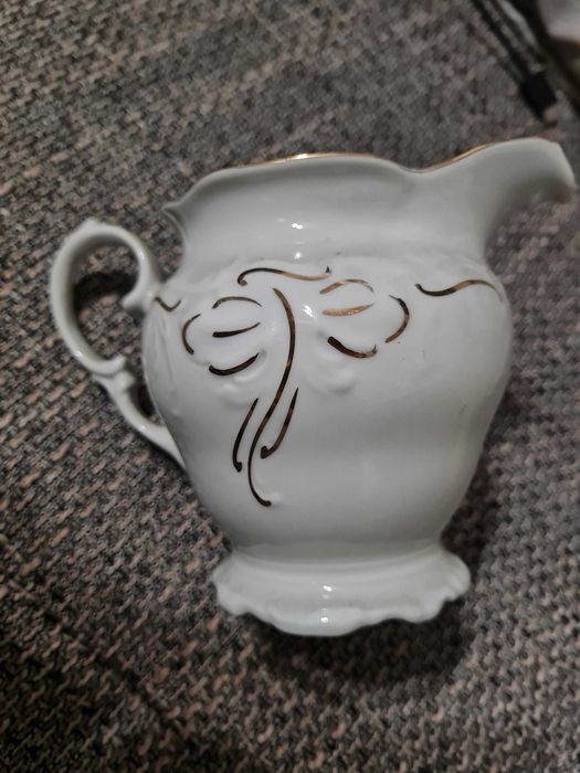 Mlecznik z porcelany PRL