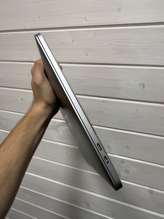 Чудовий! Macbook Pro 13 2019 i5 16озу 512gb ssd