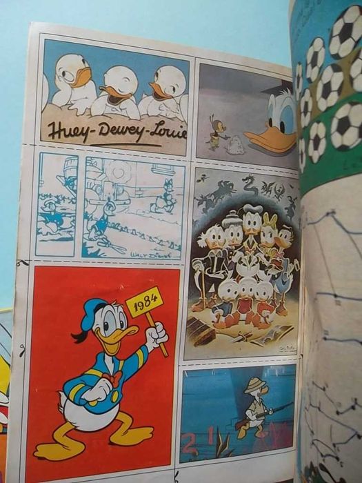 3 Revistas DISNEY com BRINDES (cromos)