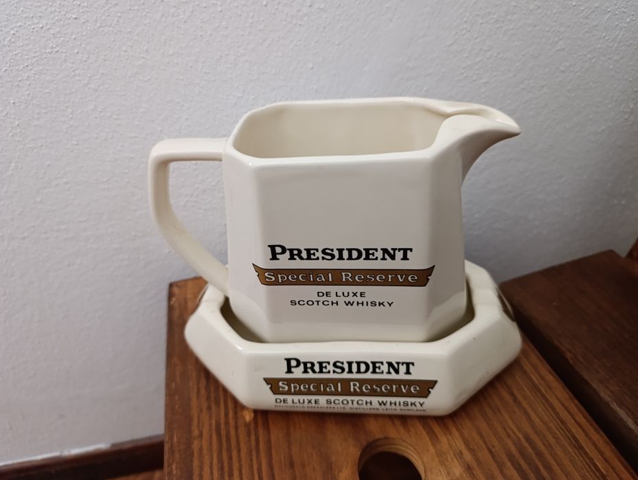 Jarra e suporte President