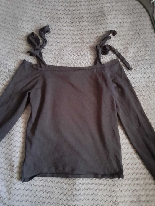 Bluzka z wiązanymi ramiączkami