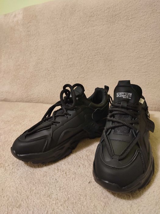 Чоловічi спортивнi кросівки 45 розмір