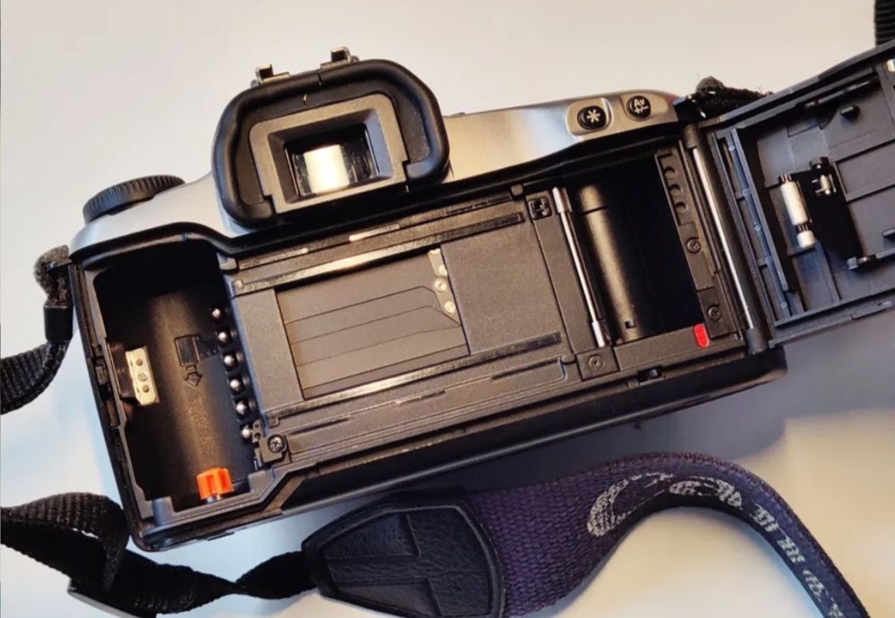 Фотоапарат Canon Eos 3000n