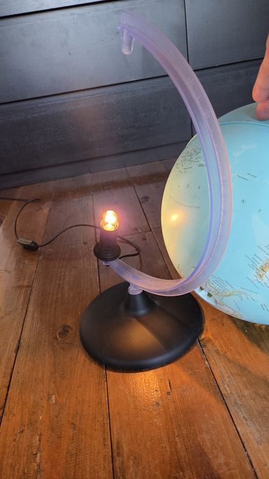 Globus podświetlany