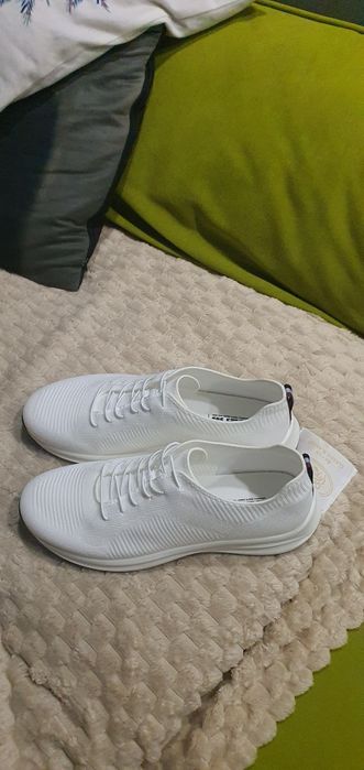 Продам кроссовки 46-47р