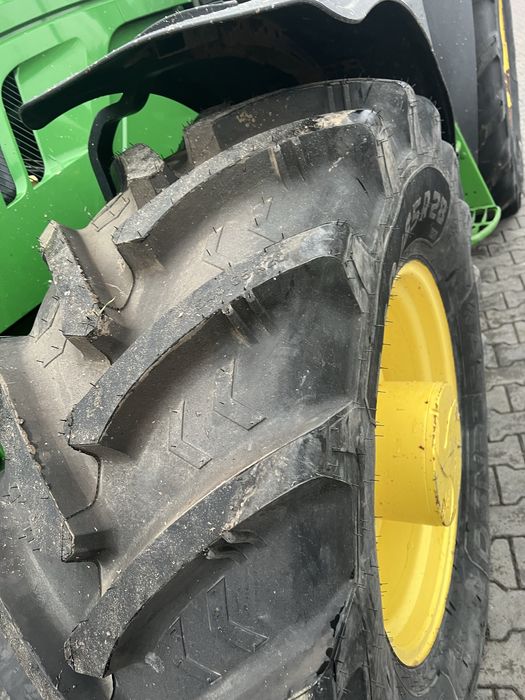 Трактор John Deere 6155R
