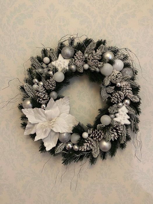Литой темно зеленый 55 см новогодний венок серебряно-белый декор