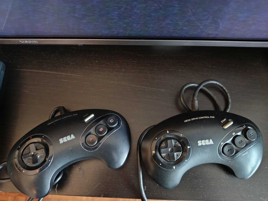 SEGA Mega Drive + Games64739499111937122