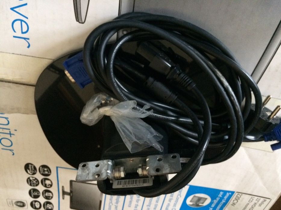 Monitor Phillips com 22”64286530984194122