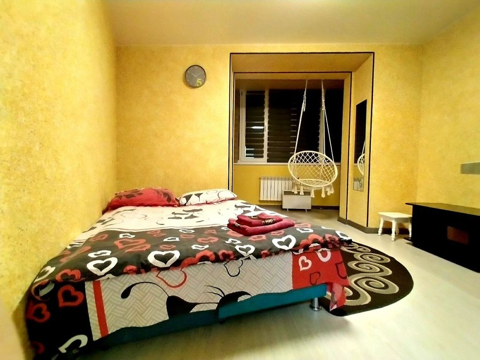 1-кім. Сучасна SELFIE - Студія з вишуканим ремонтом. Соборна. Подобово