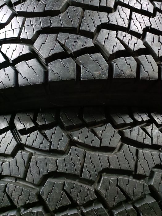 Pneus  235/85/16