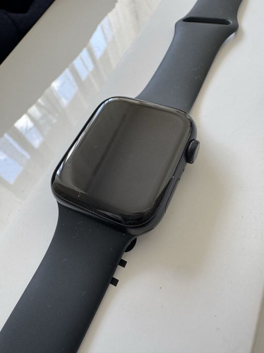 Apple Watch SE 44mm GPS | Like New + Insurance Included63825544095107122