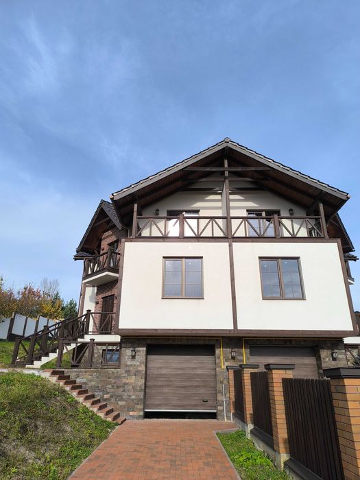 Продаж 255,8 м.кв. частина будинок-спарка, в селі Виннички, 15 км від