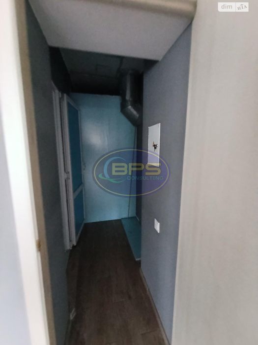 Приміщення під аптеку/центр видачі товарів.