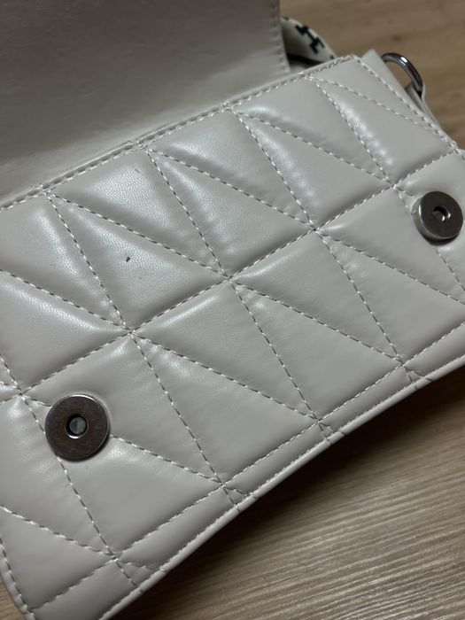 Вечірня сумочка біла