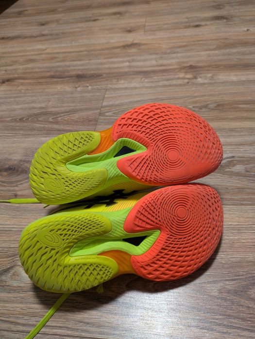 Волейбольні кросівки asics Metarise