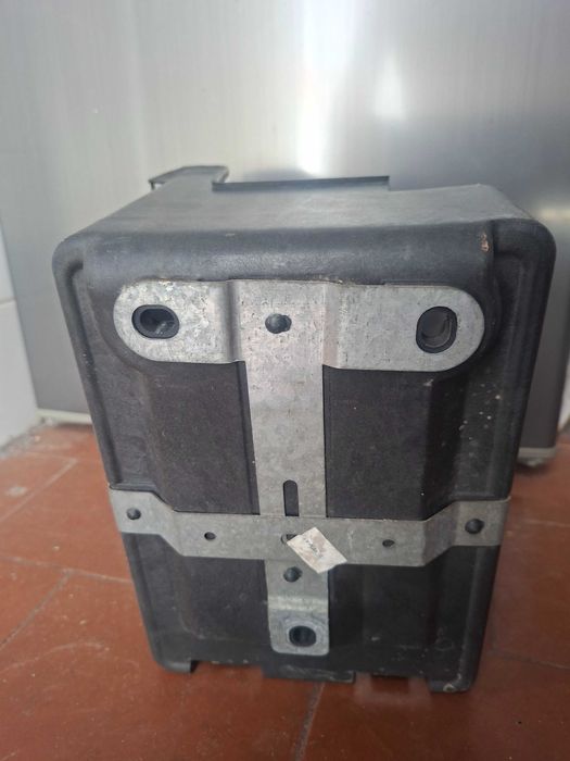 Caixa bateria para Ford Fiesta MK4, Puma ou Mazda 121