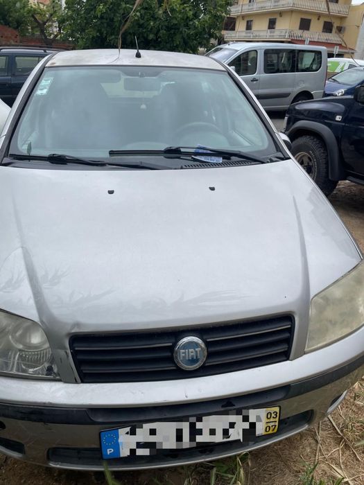 Oportunidade Imperdível: Fiat Punto 2003, Carro Usado, Preço Especial!