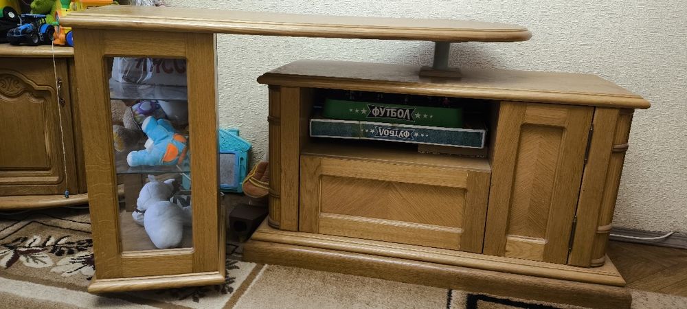 Тумба дерев'яна, поворотна, масив