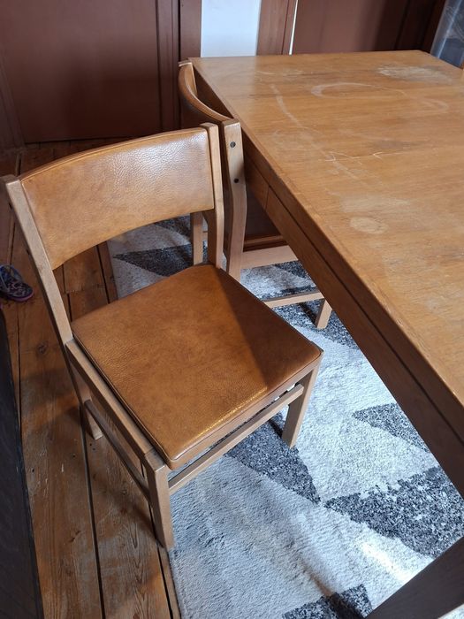 Mesa de jantar com cadeiras