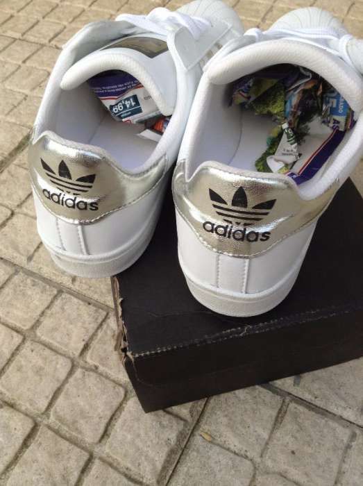 Tenis tipo Adidas Superstar Brancos 42/41 NOVOS