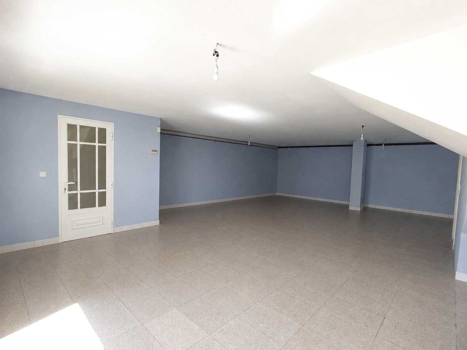 Moradia de 4 Frentes em Francelos | 330 m² | Garagem 4 Carros | Junto à praia