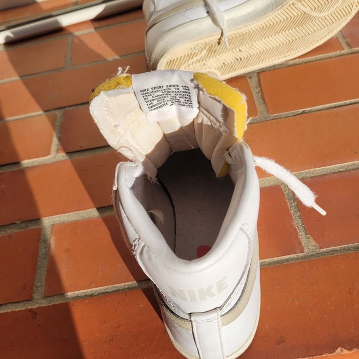 Sapatilhas de senhora marca Nike Blazer Mid 77, número 37,5