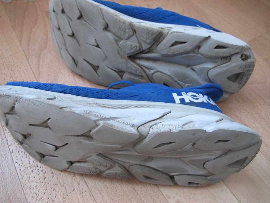 кросовки HOKA One