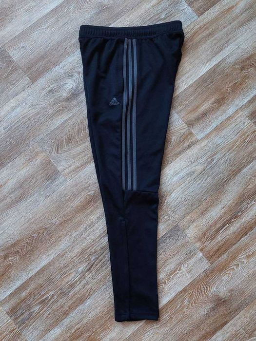 Спортивные штаны Adidas Sereno