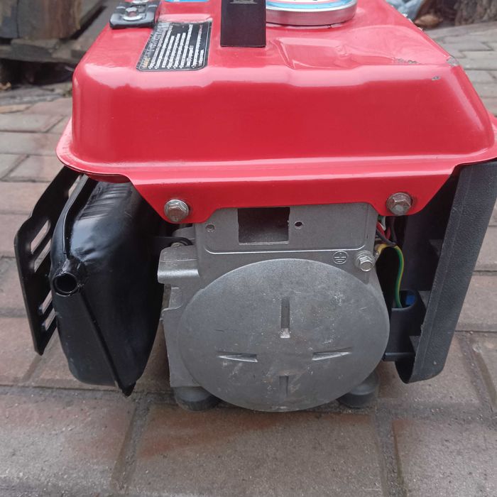 Продам бензогенератор: 3 800 грн. - Генератори Селидове на Olx