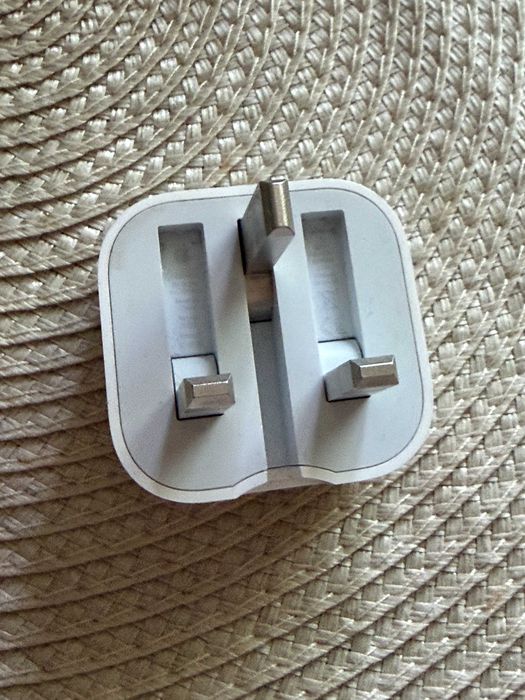 Oryginalna składana ładowarka Apple (wtyczka UK / angielska) – USB 5W