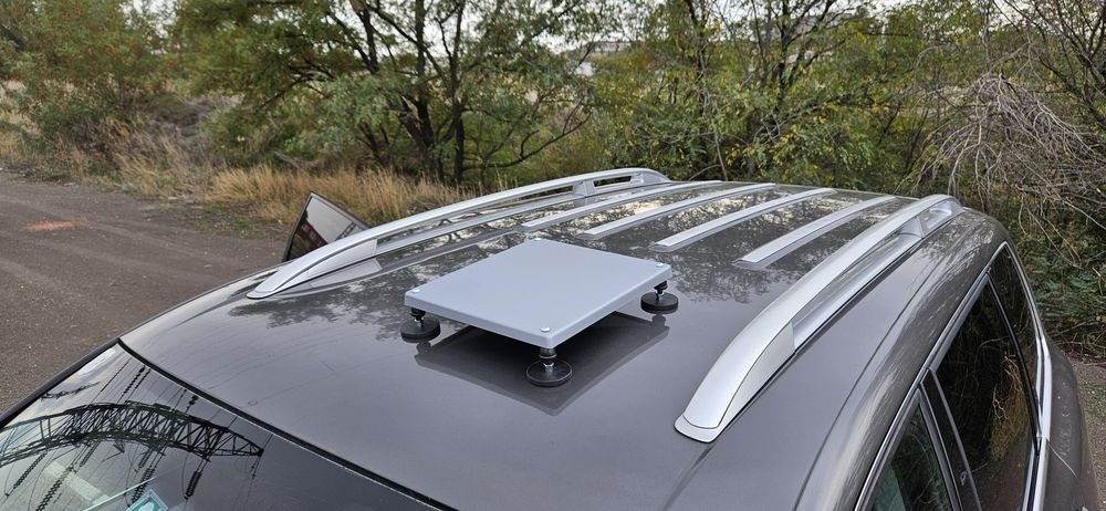 Автостарлінк (корпус) Starlink Mini під авто