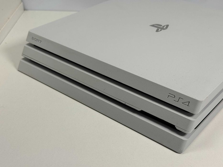 Konsola PlayStation 4 Pro 1TB CUH-7216B Biała
