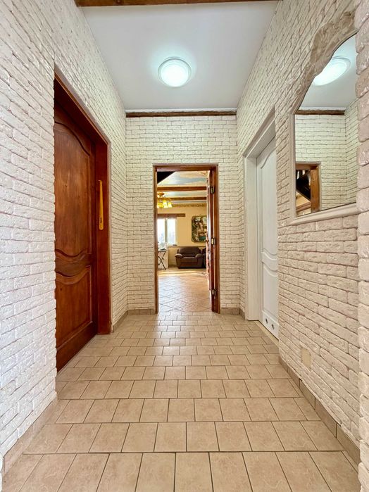 Просторий будинок для великої родини  с. Добряни, вул.Б.Хмельницького