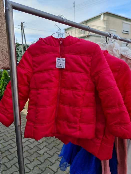 Kurtka jesien czerwona 6 lat nowa